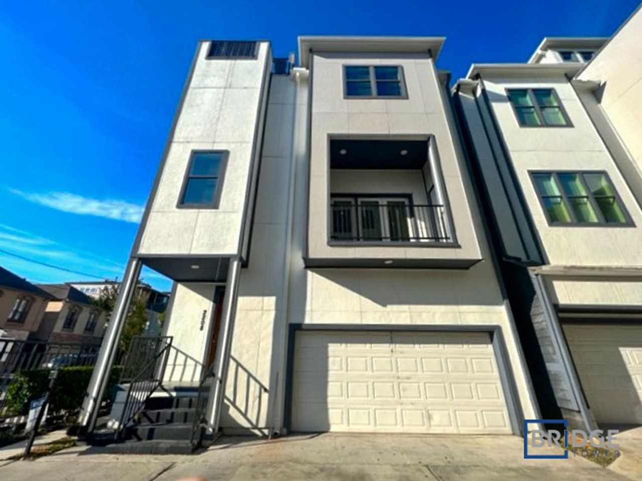 2208 Arabelle St - Photo 2 of 25