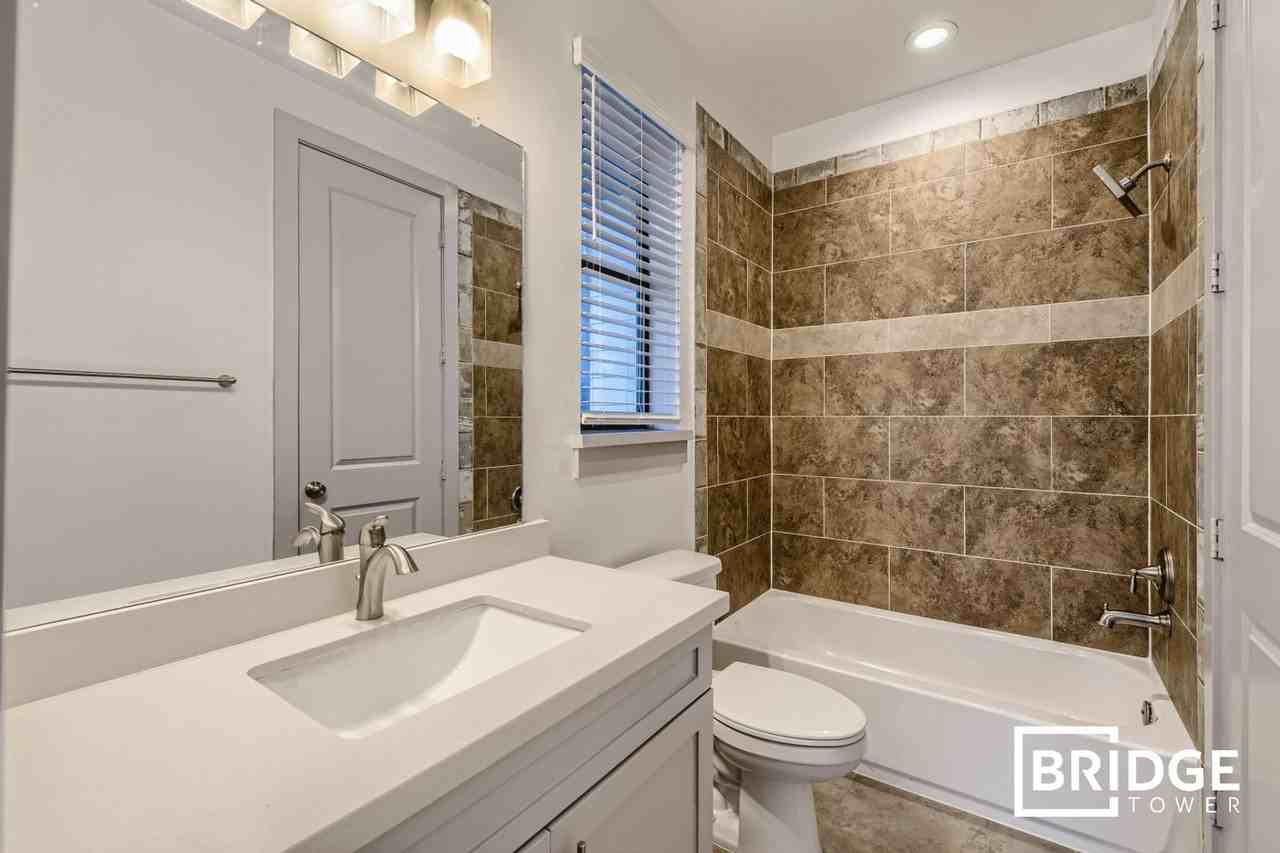 2208 Arabelle St - Photo 5 of 25