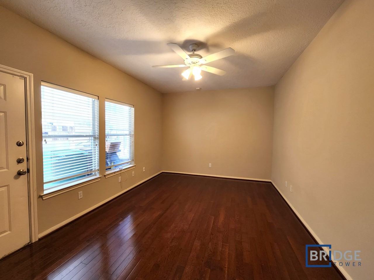 319 Birdsall St - Photo 3 of 22