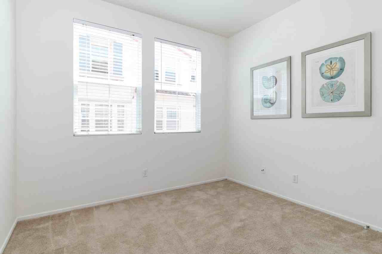 2305 Chapel Dr - Photo 4 of 5