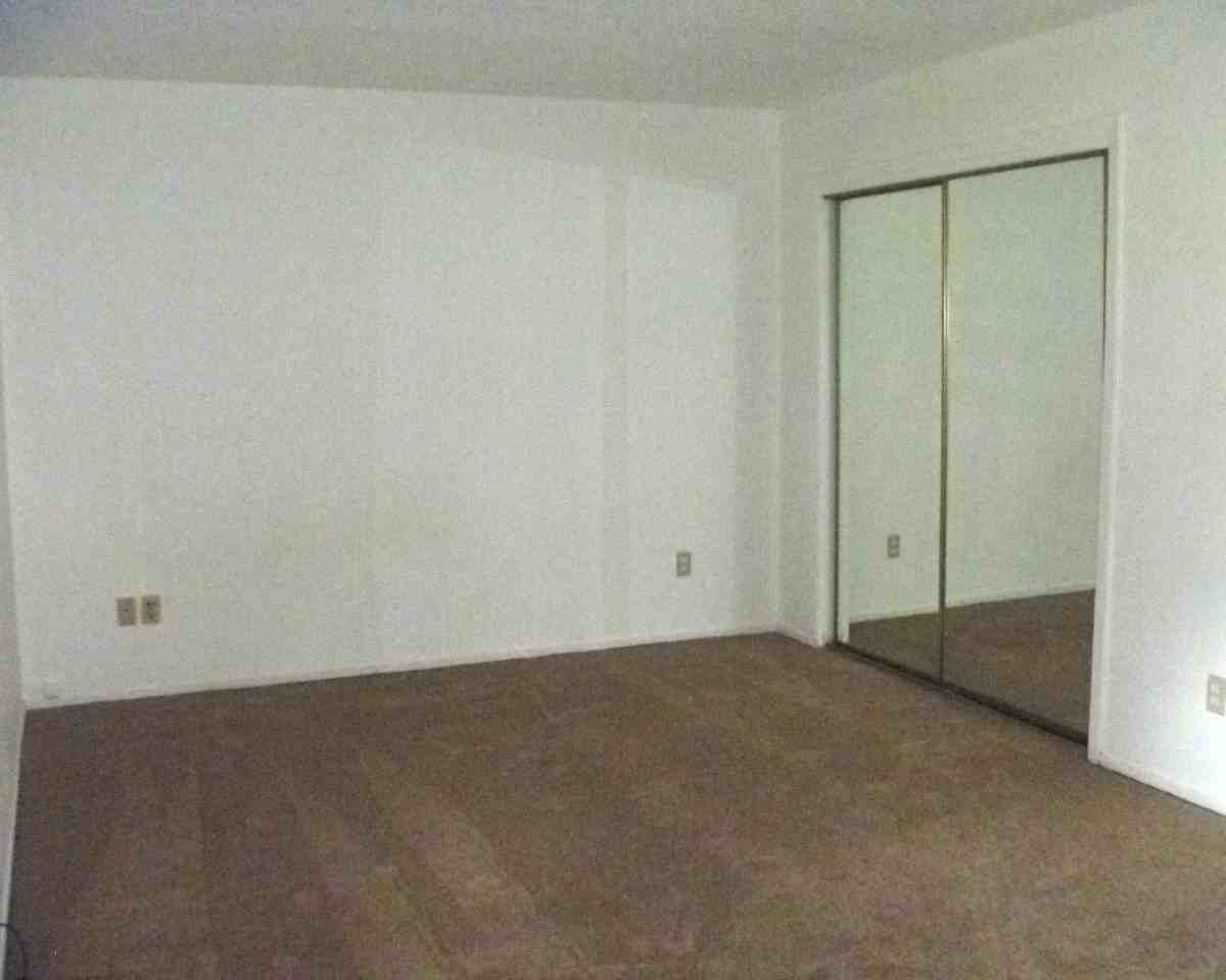 770 Southwood Blvd - Photo 4 of 12