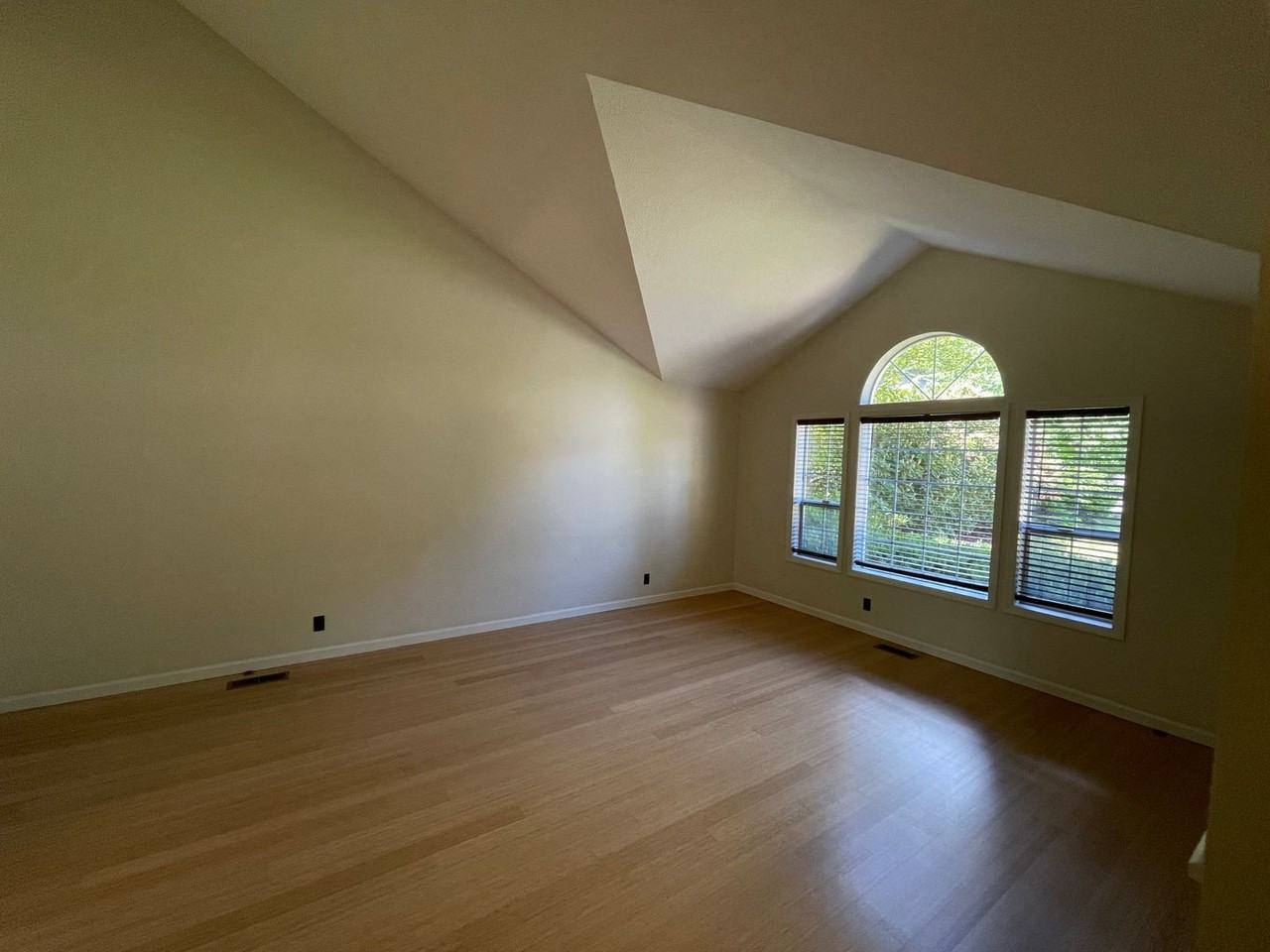 2456 Blackburn St - Photo 3 of 18