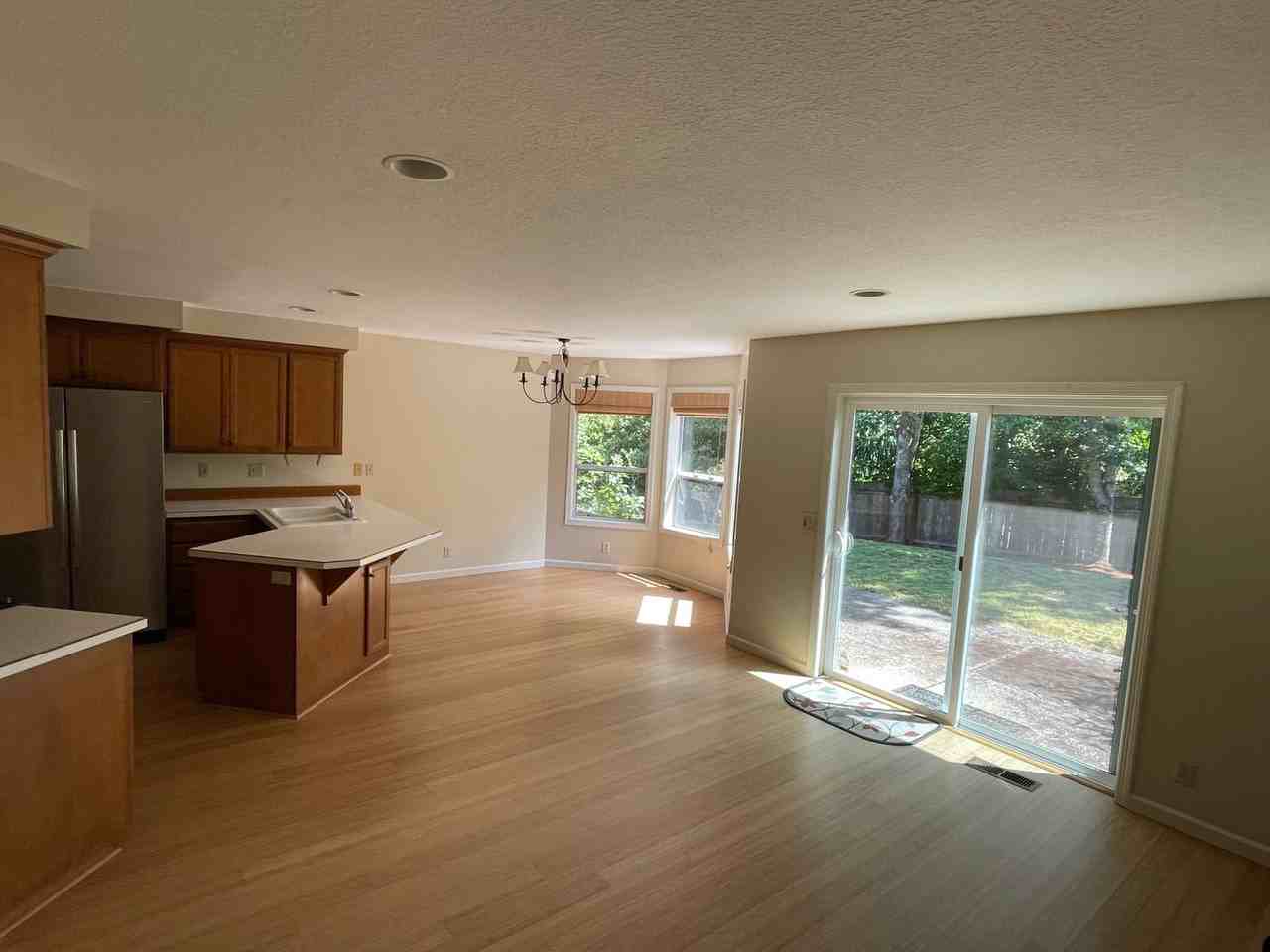 2456 Blackburn St - Photo 5 of 18
