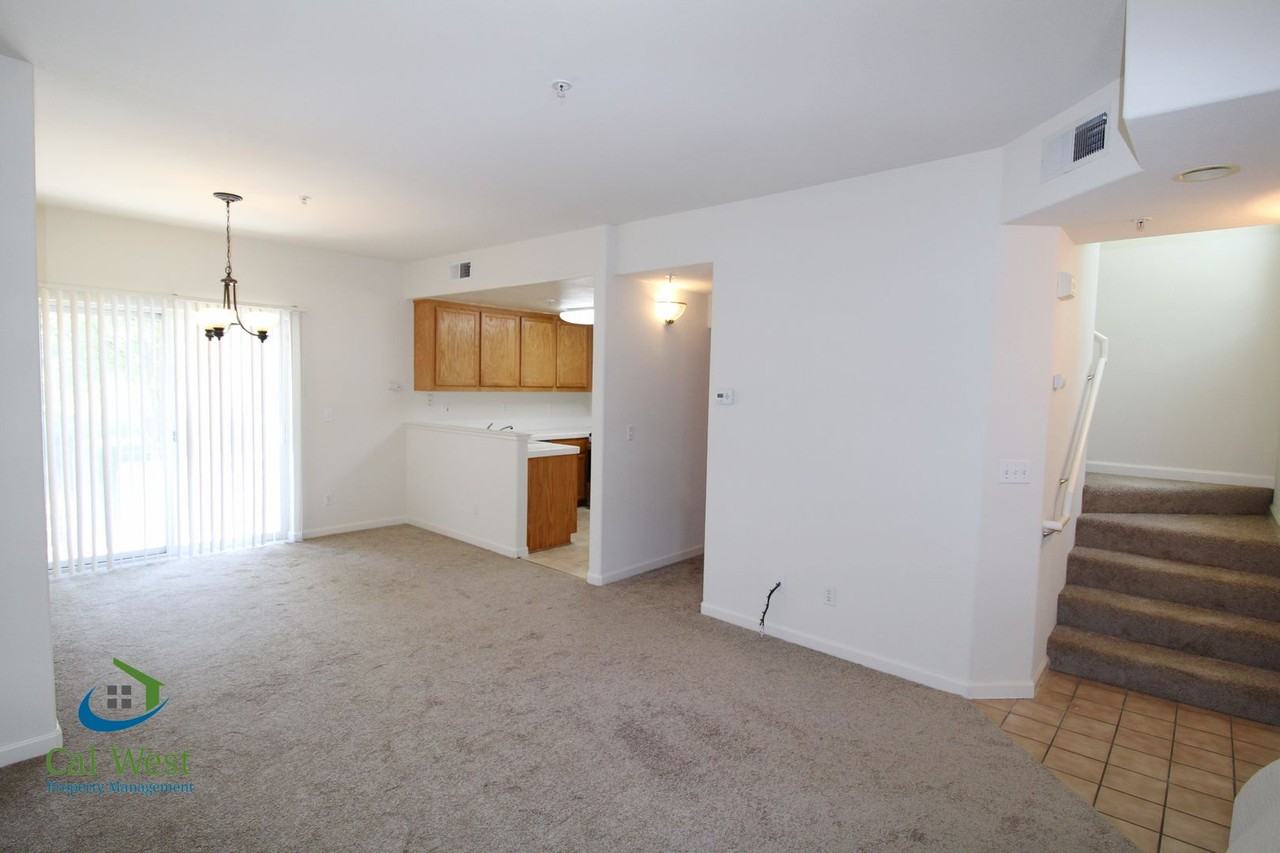 3158 Regency Ave - Photo 4 of 21