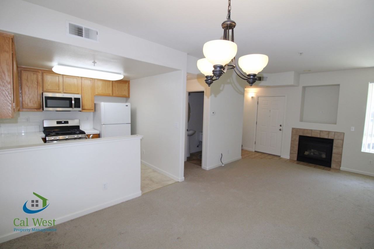 3158 Regency Ave - Photo 5 of 21