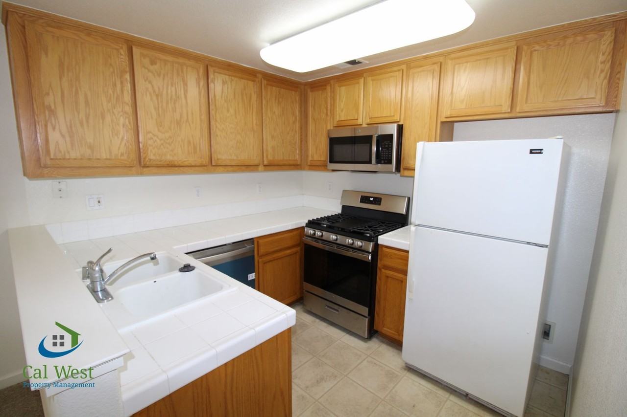 3158 Regency Ave - Photo 6 of 21