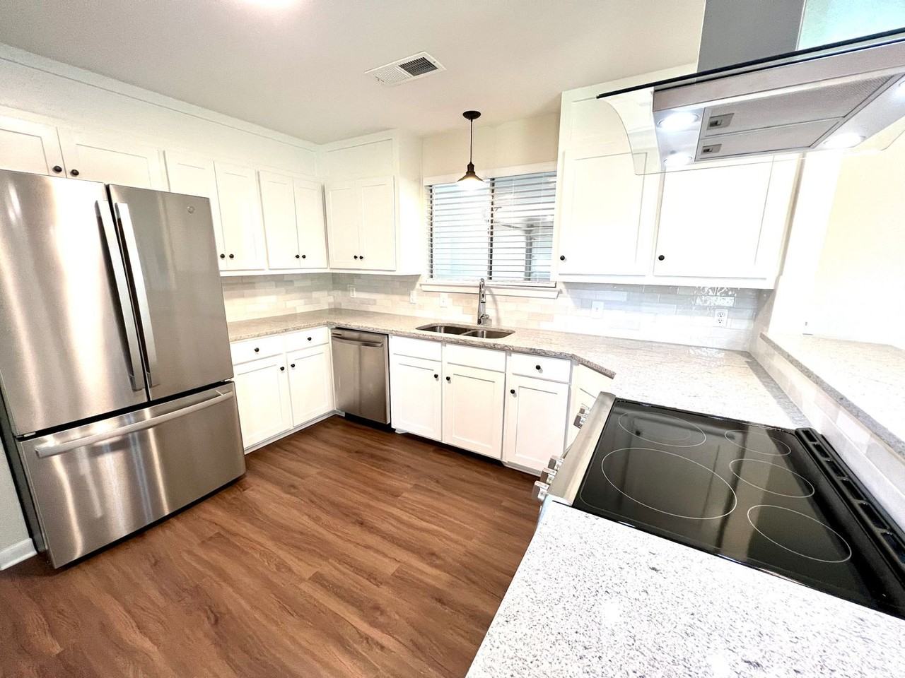 3041 Singletary Dr - Photo 6 of 20