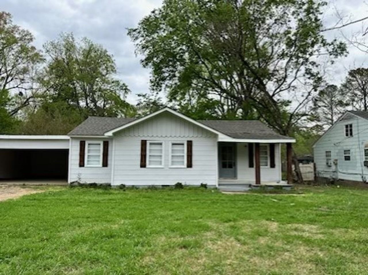 620 Lawrence Rd - Photo 2 of 9
