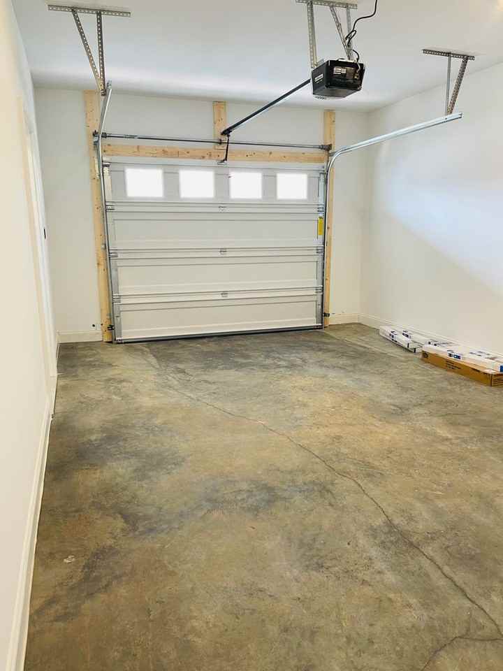 1066 Harvest Ct - Photo 3 of 18