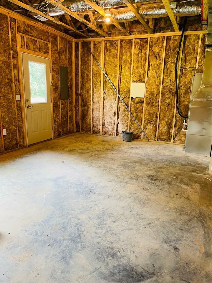 1066 Harvest Ct - Photo 4 of 18