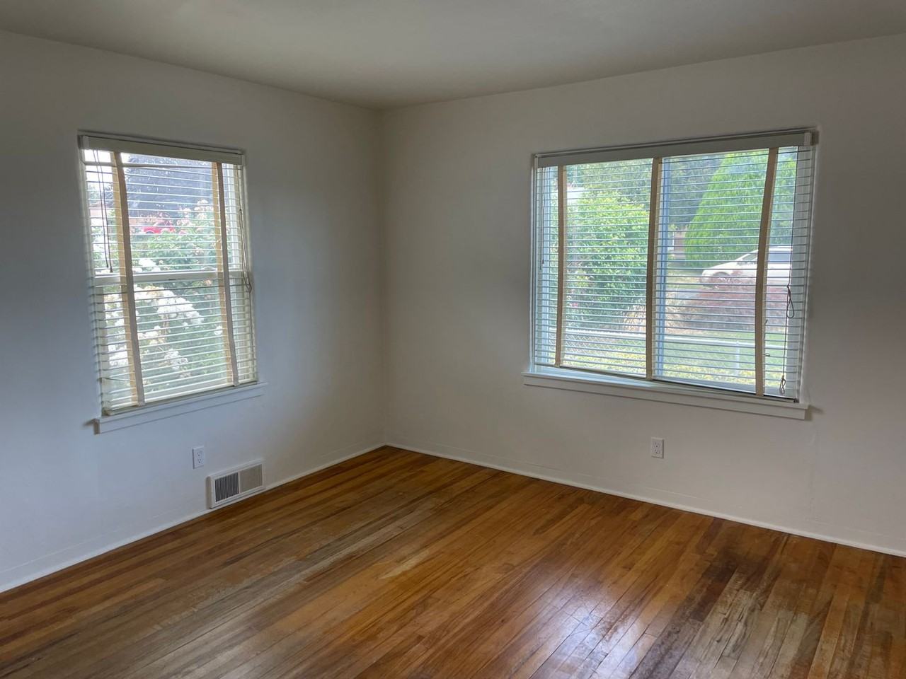1018 S 31st Ave - Photo 6 of 10
