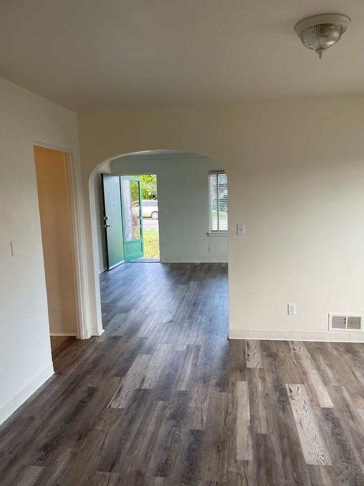 1018 S 31st Ave - Photo 7 of 10