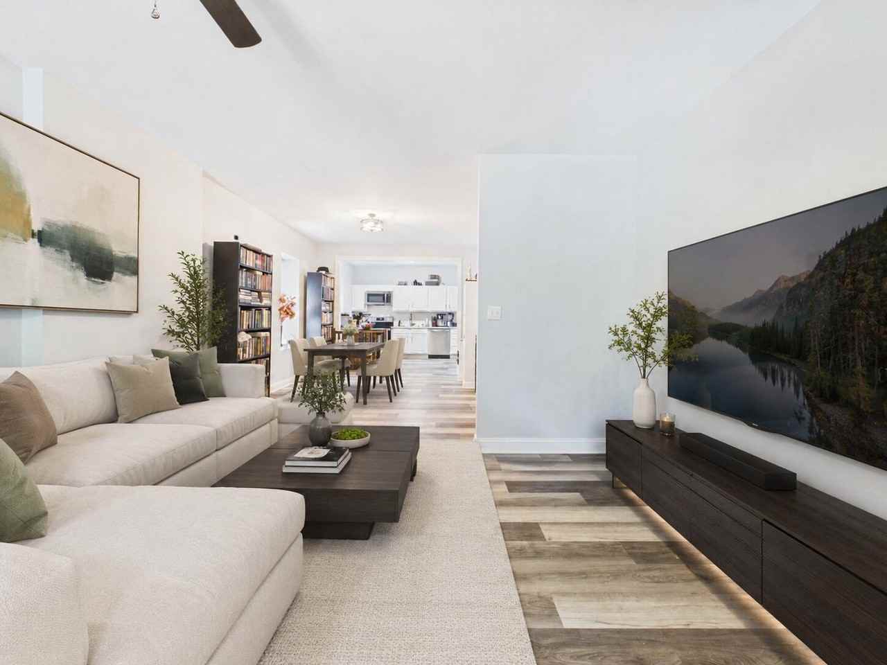 376 Jacob St - Photo 3 of 21