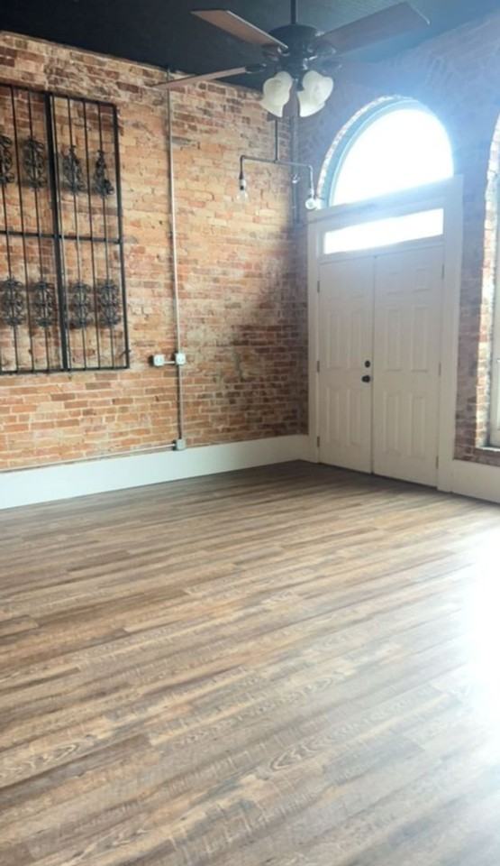 27 W Oak St - Photo 4 of 12