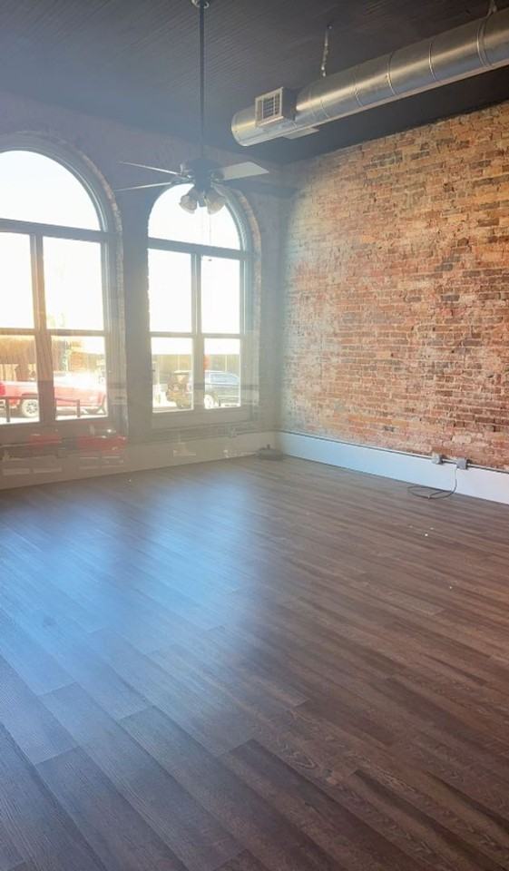 27 W Oak St - Photo 7 of 12
