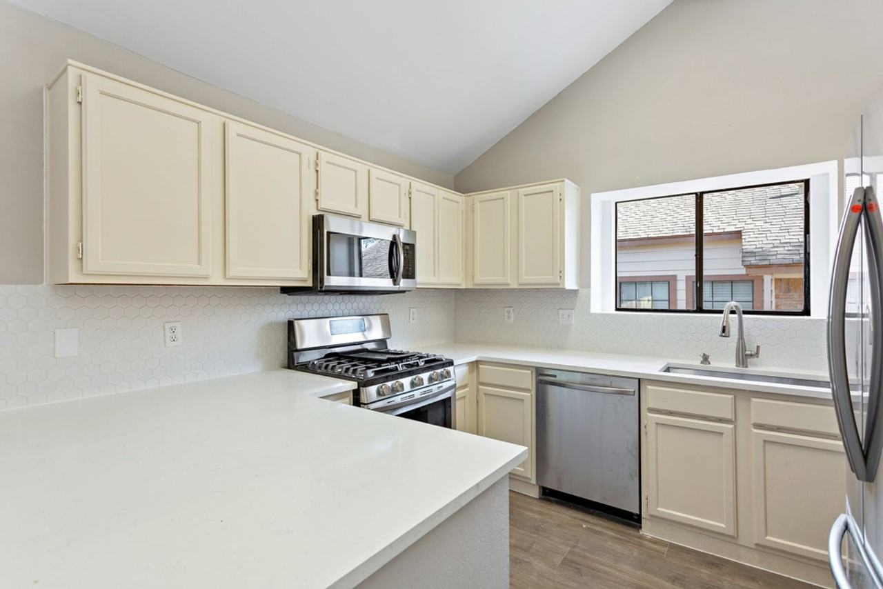 816 Clearwater Trl - Photo 5 of 22