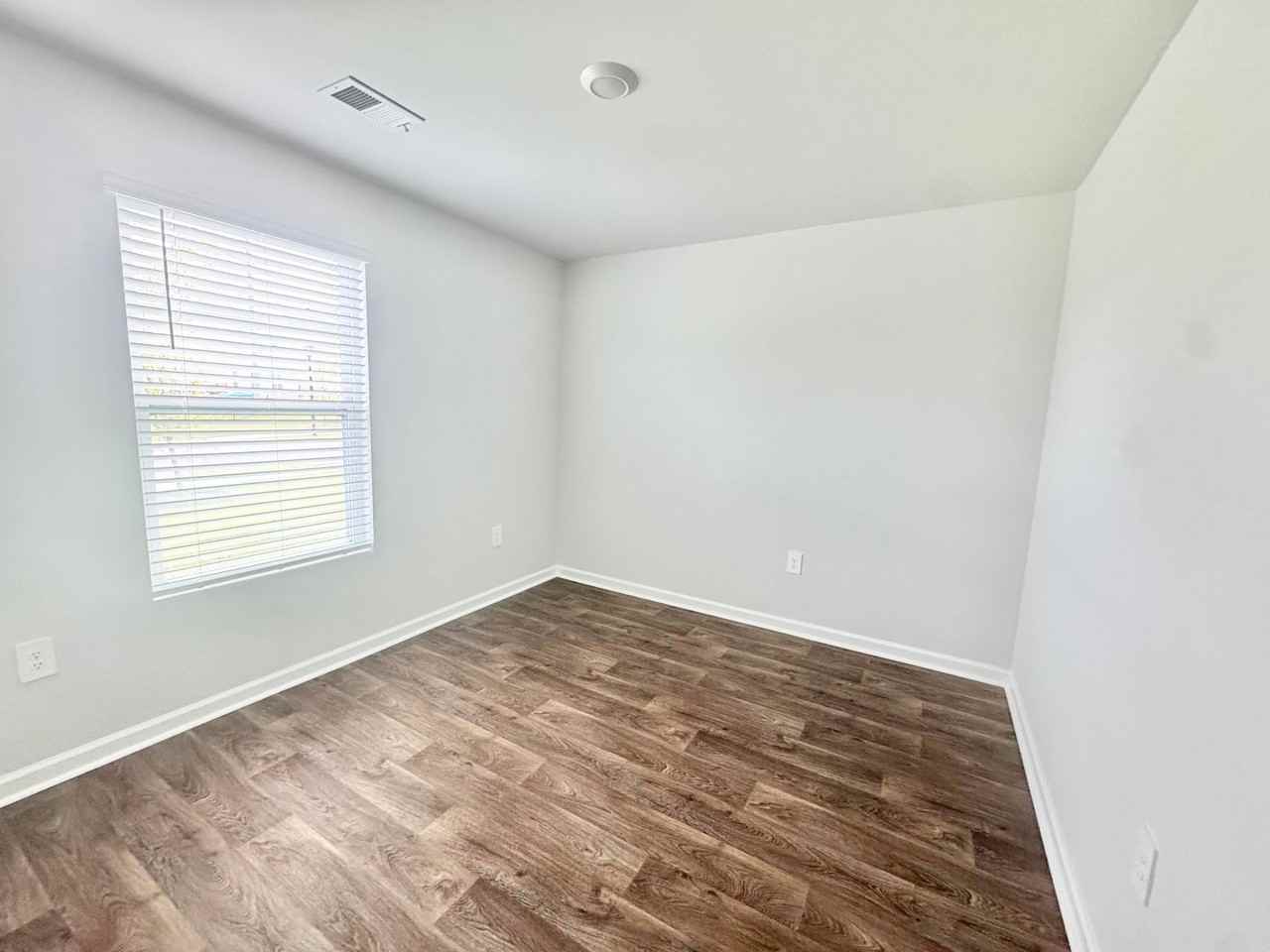 310 Windmill Dr - Photo 5 of 15