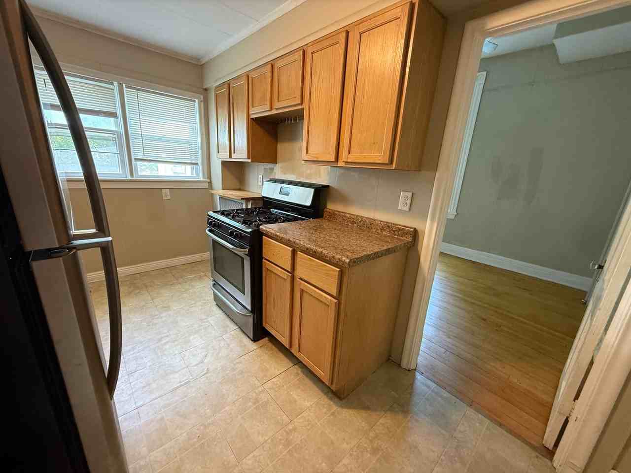 606 Dayton Ave - Photo 2 of 8