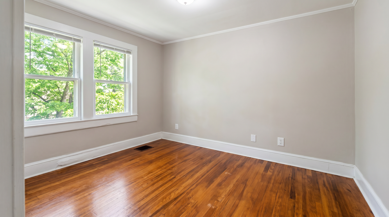 1646 Berkley St Sw - Photo 2 of 12