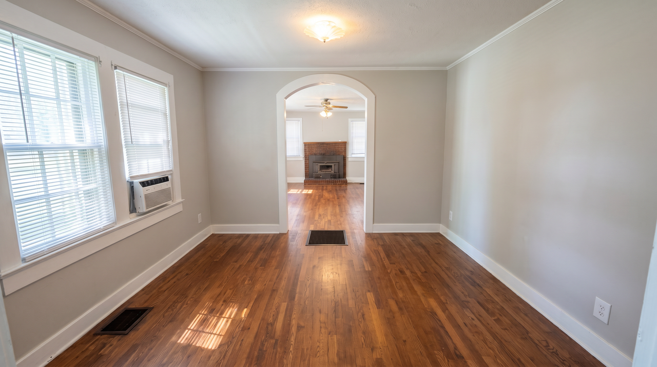 1646 Berkley St Sw - Photo 5 of 12