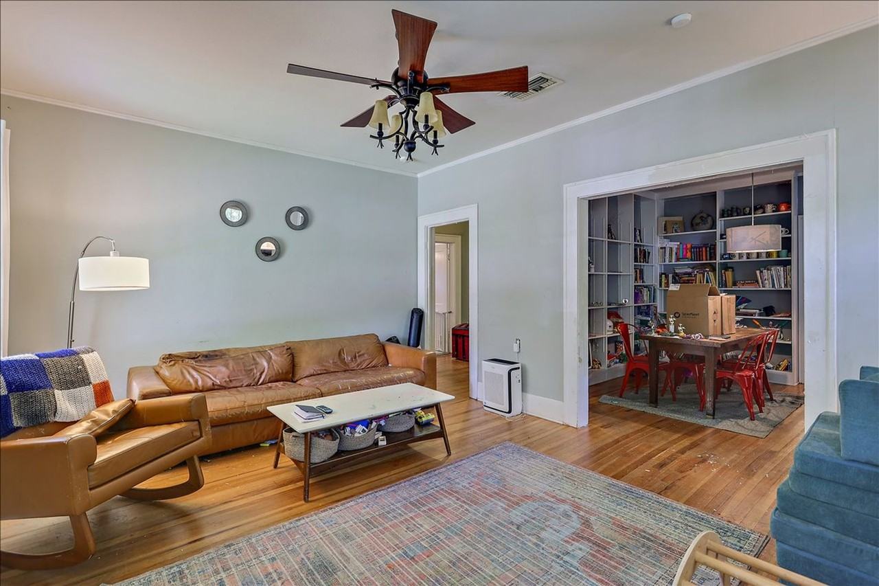 1203 Greymont Ave - Photo 3 of 12