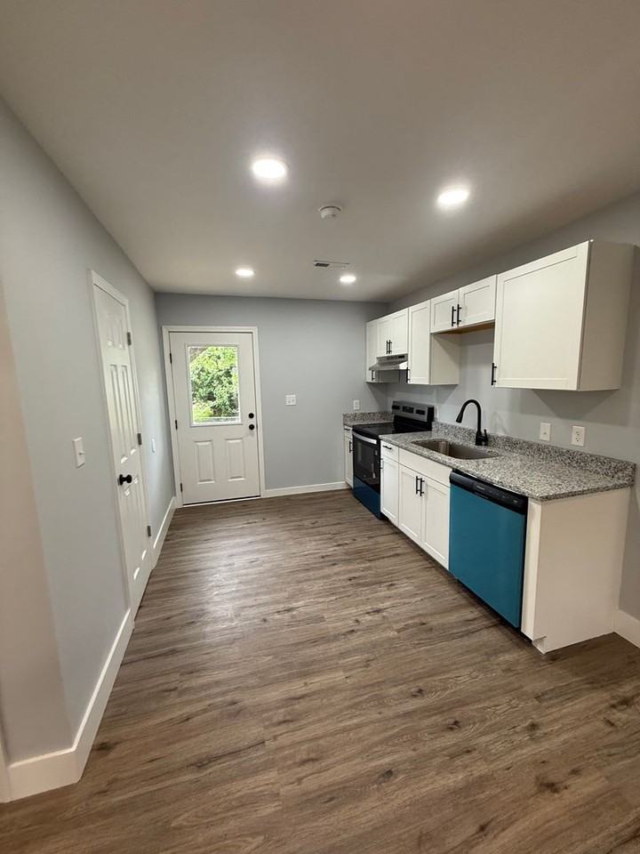 3913 Pine Ave Sw - Photo 2 of 13