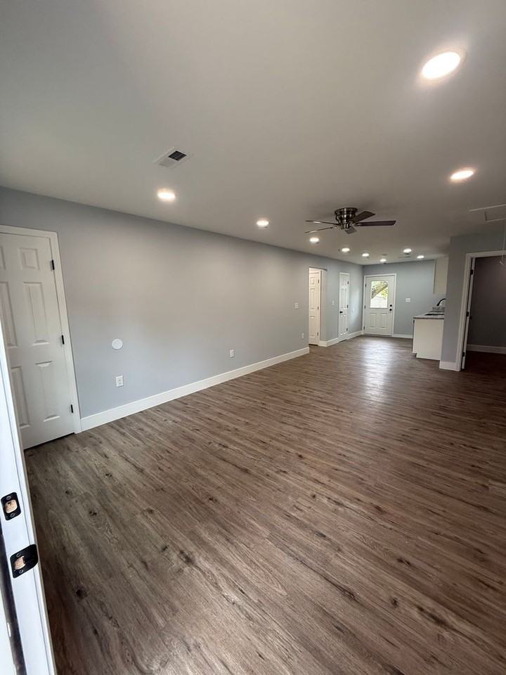 3913 Pine Ave Sw - Photo 4 of 13
