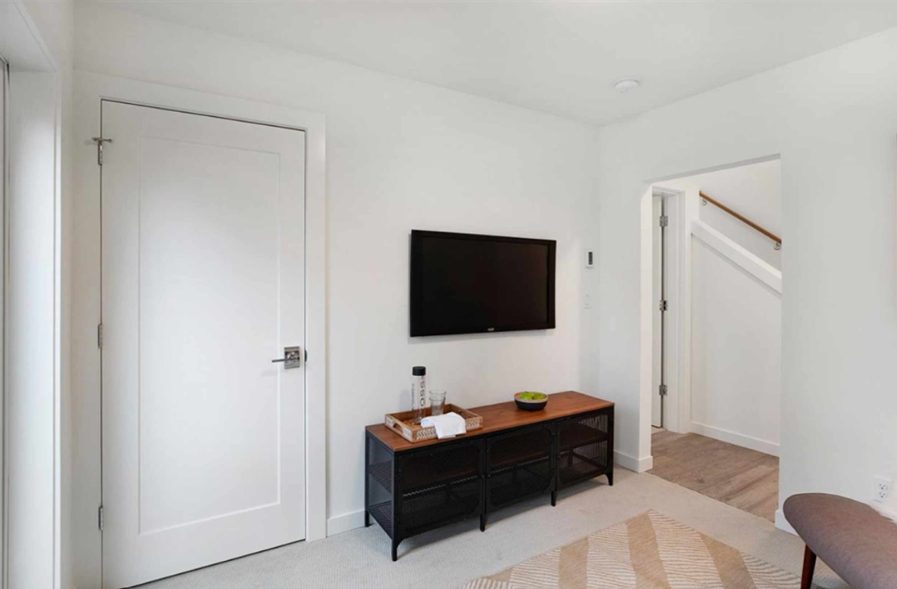 807 N 47th St - Photo 6 of 27