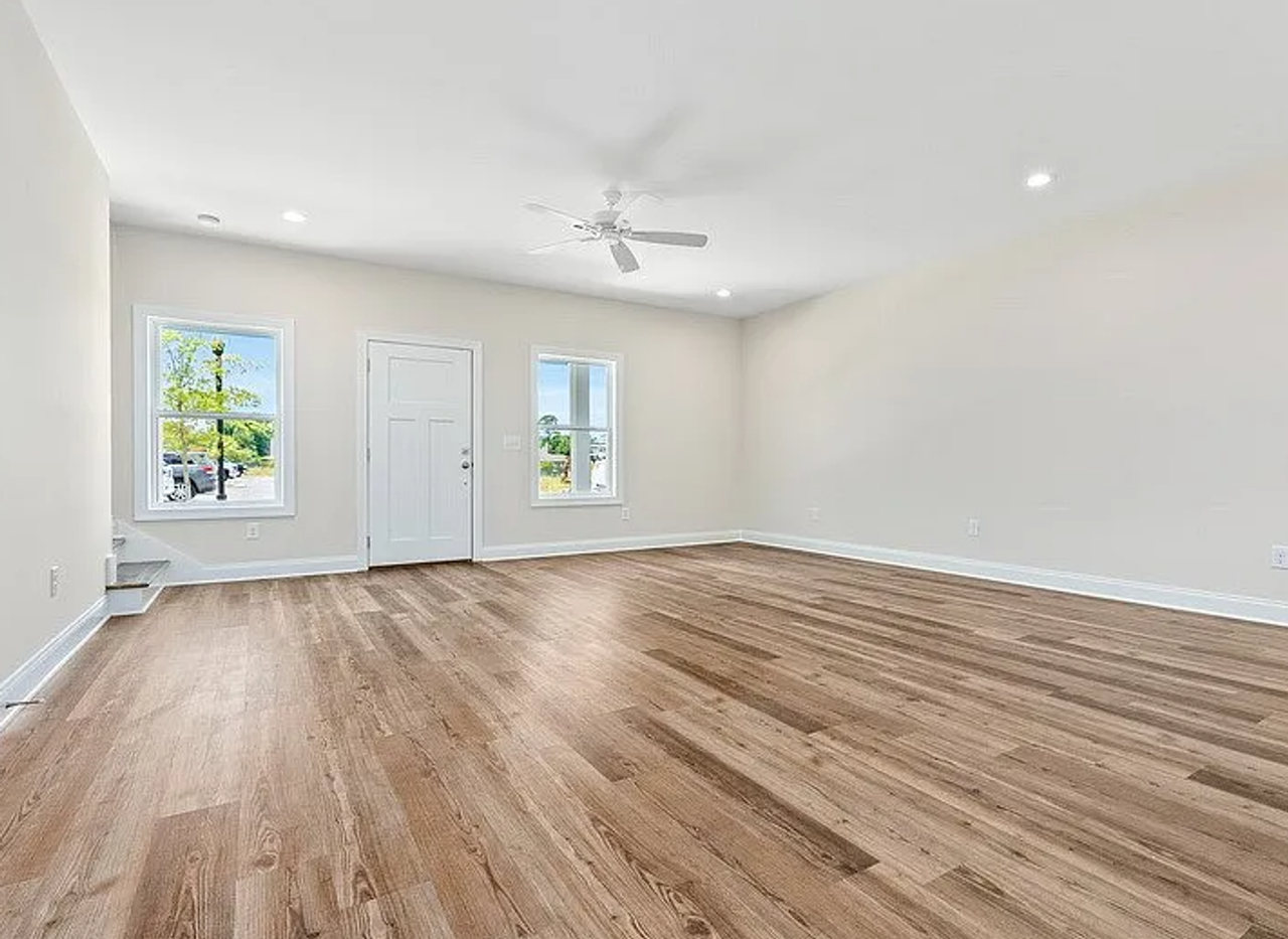 3260 Academy Dr - Photo 2 of 20