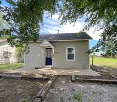 featured image of 920 W 2nd Ave