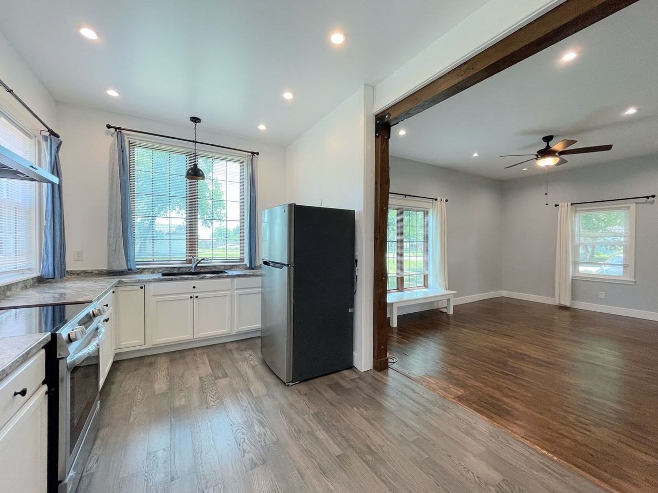 920 W 2nd Ave - Photo 4 of 11