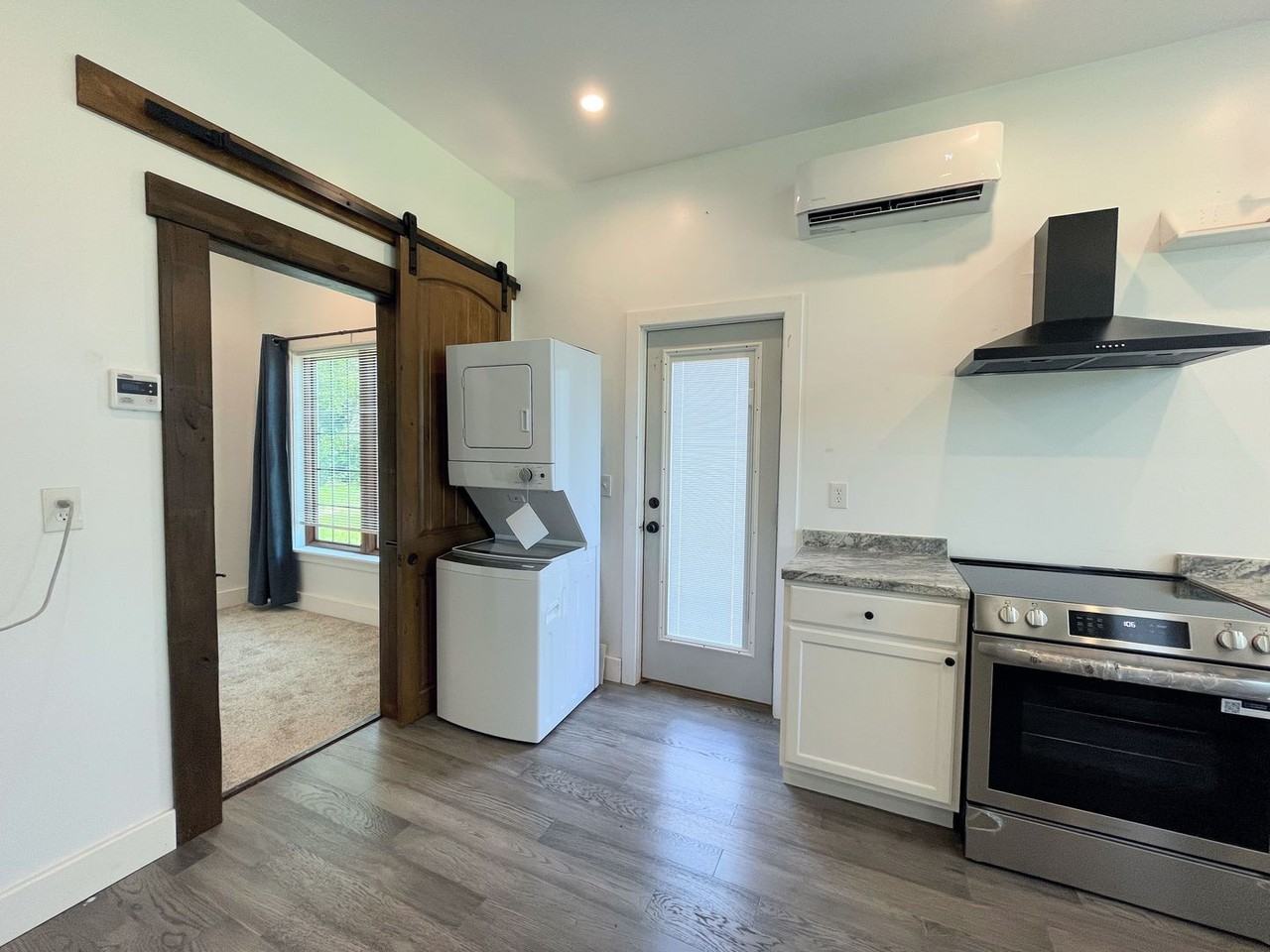 920 W 2nd Ave - Photo 5 of 11