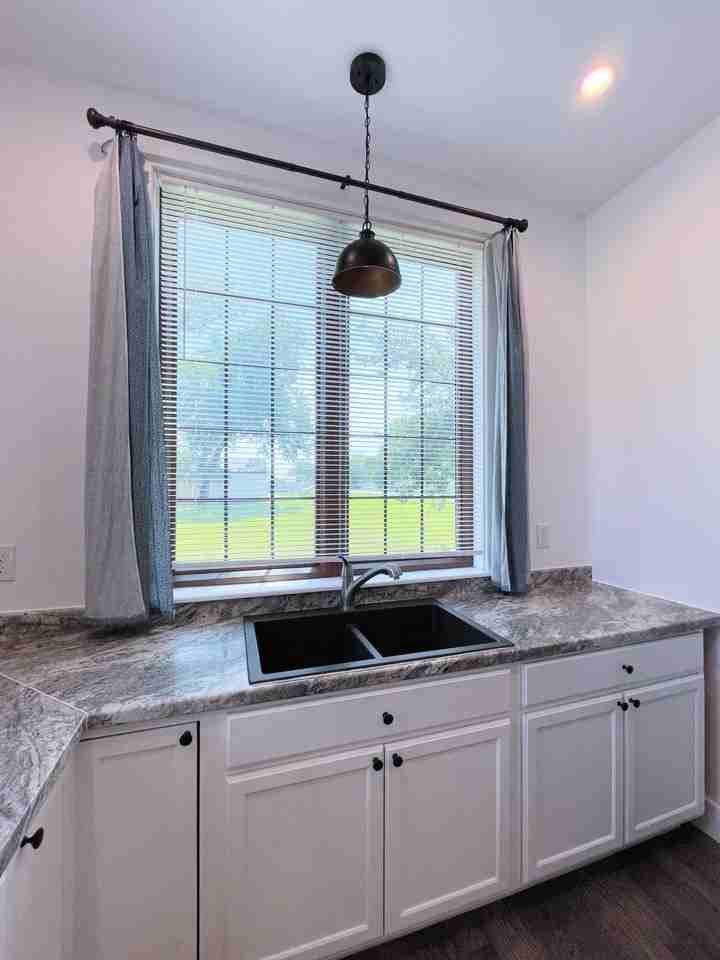 920 W 2nd Ave - Photo 6 of 11