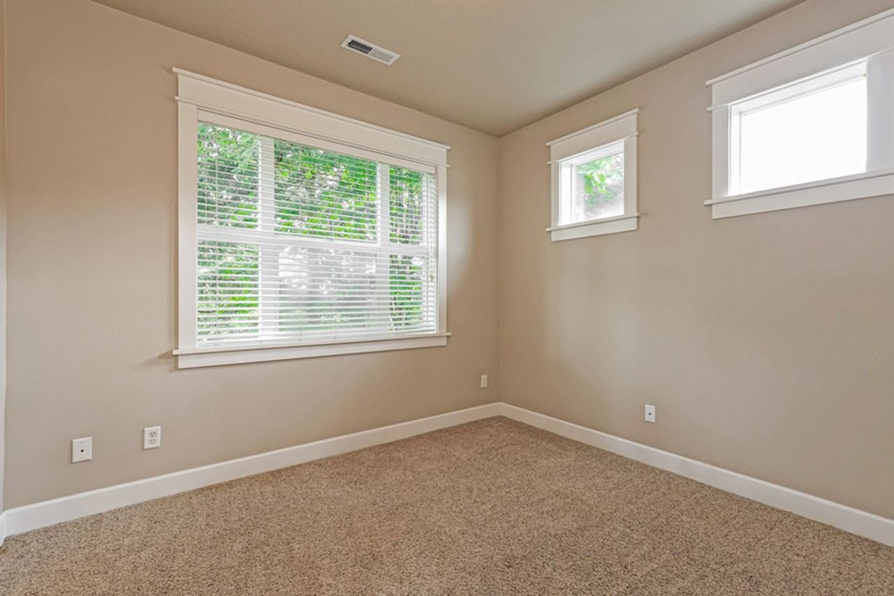 9408 Se Causey Ave - Photo 4 of 18