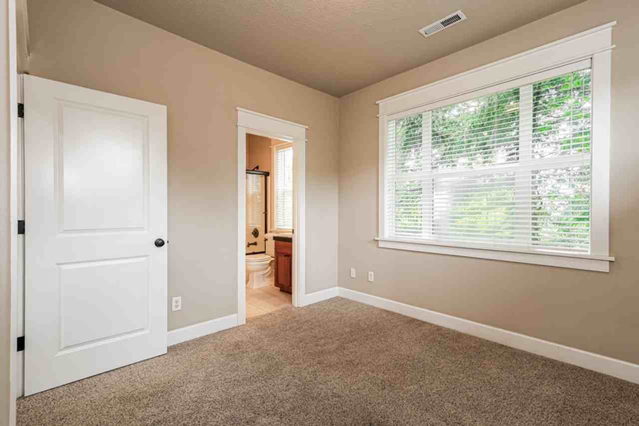 9408 Se Causey Ave - Photo 5 of 18