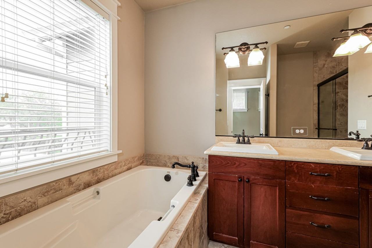 9408 Se Causey Ave - Photo 5 of 18