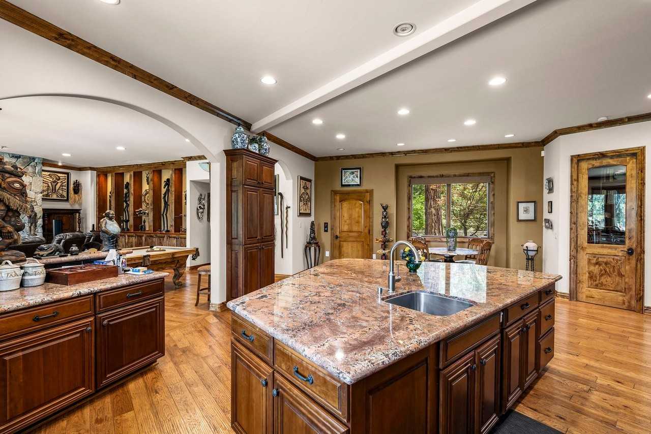 345 Country Club Dr - Photo 4 of 27