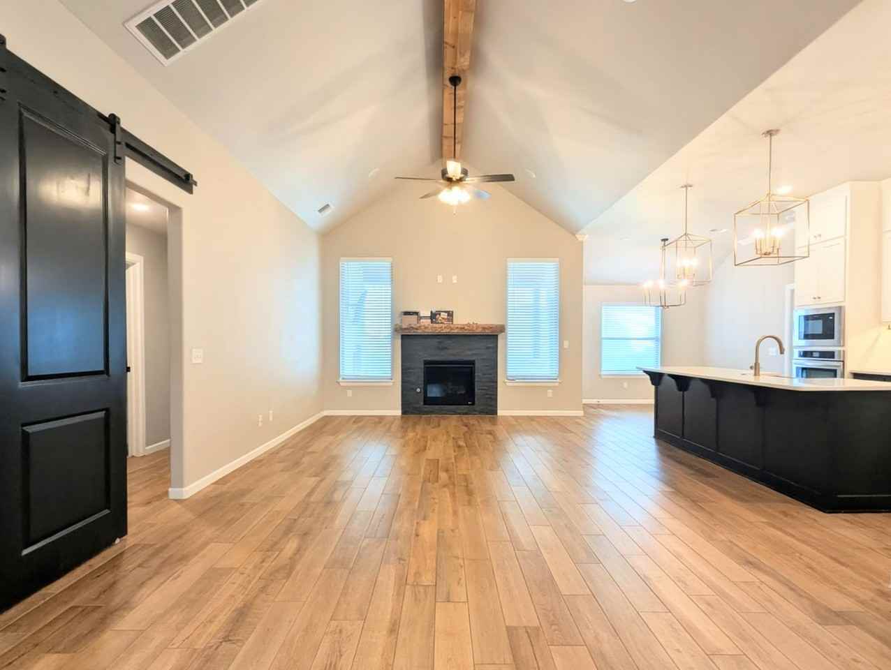 1117 Se 29th St - Photo 4 of 25