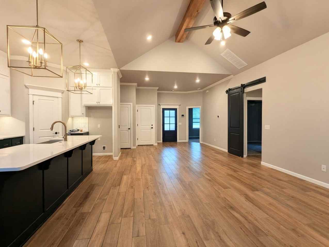 1117 Se 29th St - Photo 5 of 25