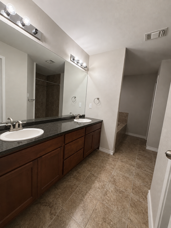 2829 Ricks Dr - Photo 6 of 10