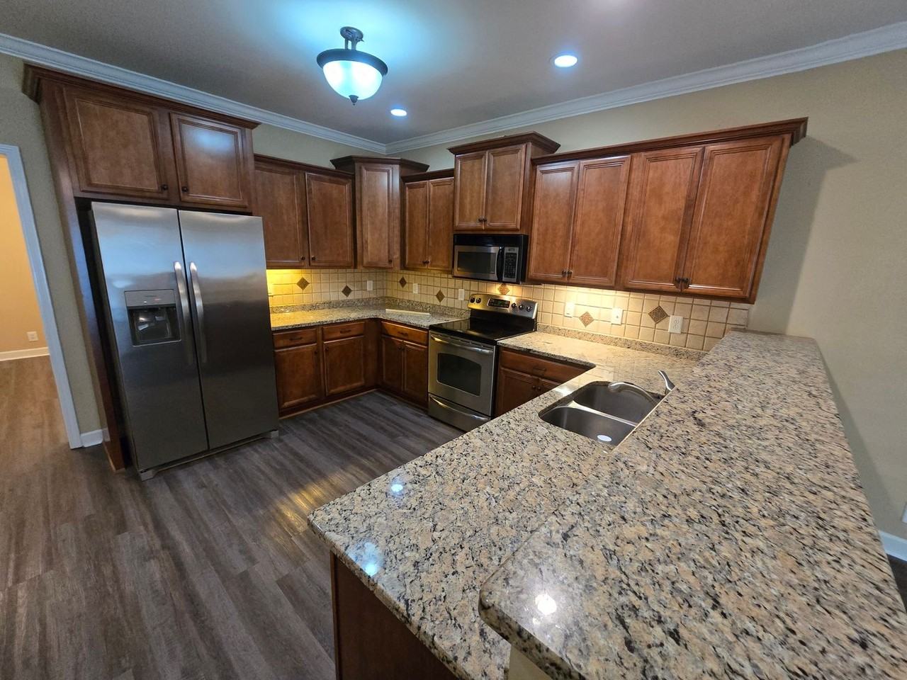 2121 Cason Ln - Photo 4 of 19