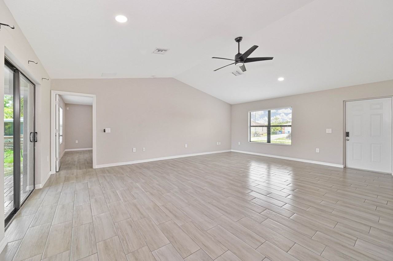 8353 Trillium Rd - Photo 5 of 25