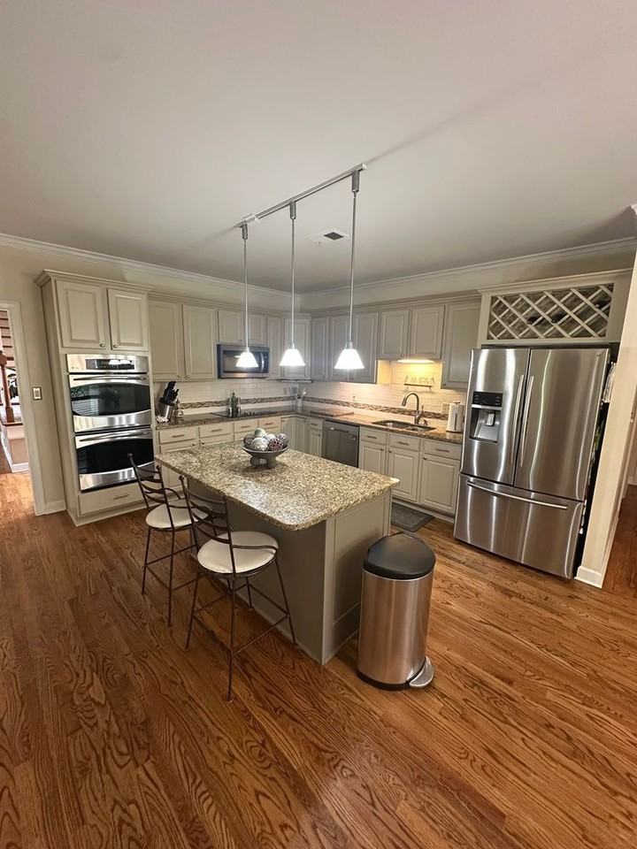 1842 Swynford Ln - Photo 5 of 19