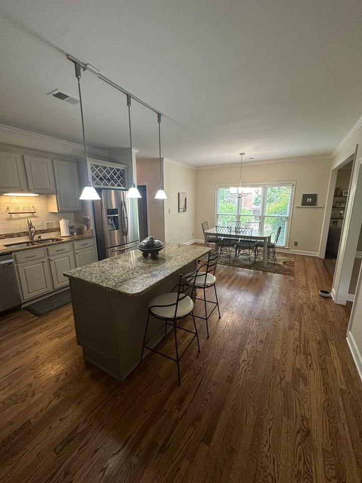 1842 Swynford Ln - Photo 6 of 19