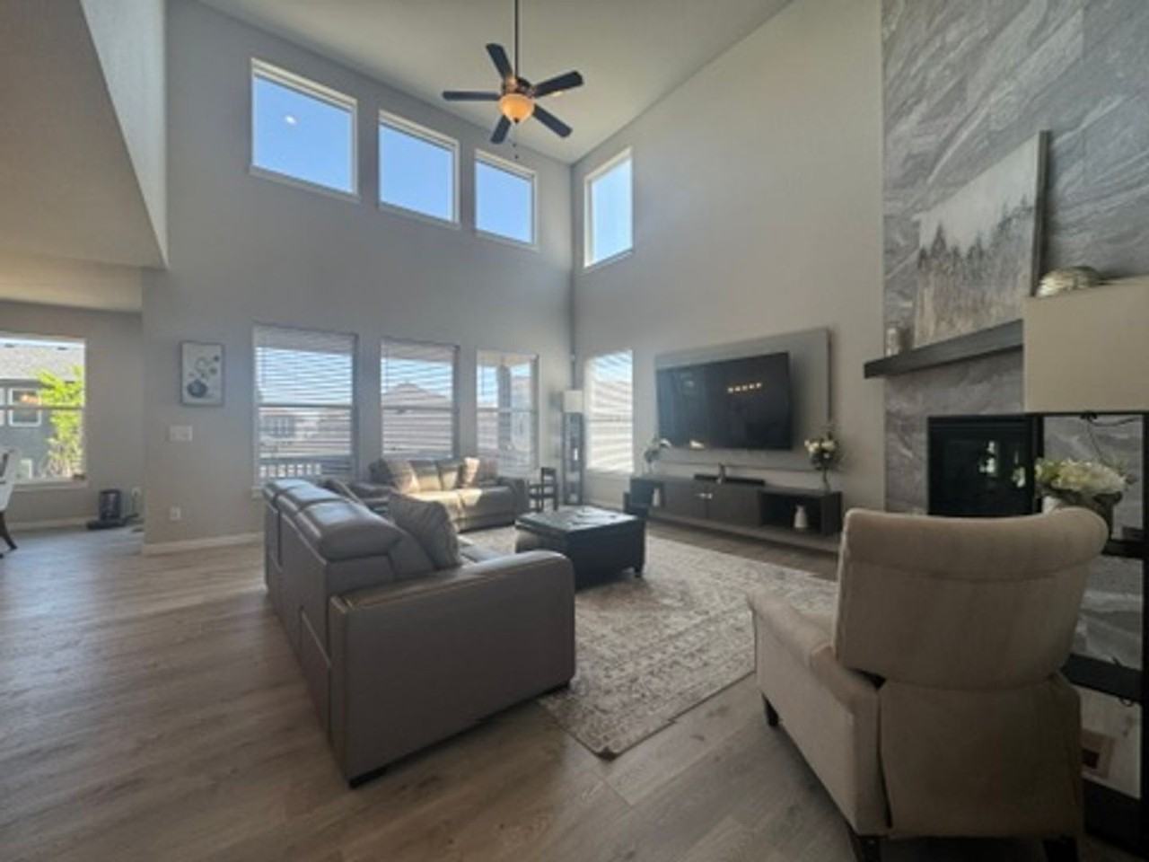 7983 Pennydale Dr - Photo 6 of 36