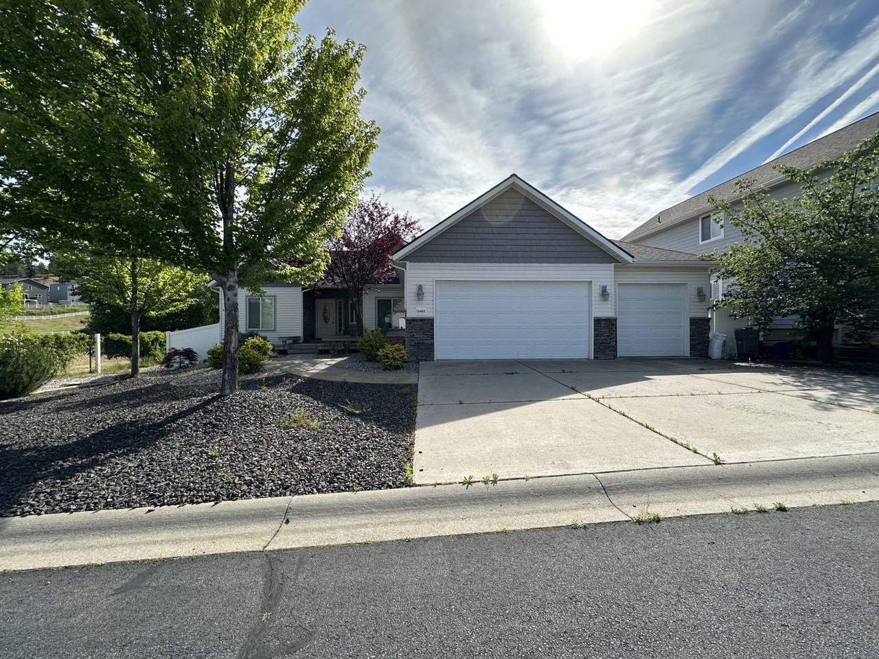 12405 E Aunnic Ln - Photo 2 of 21