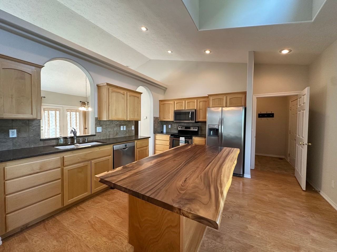12405 E Aunnic Ln - Photo 3 of 21