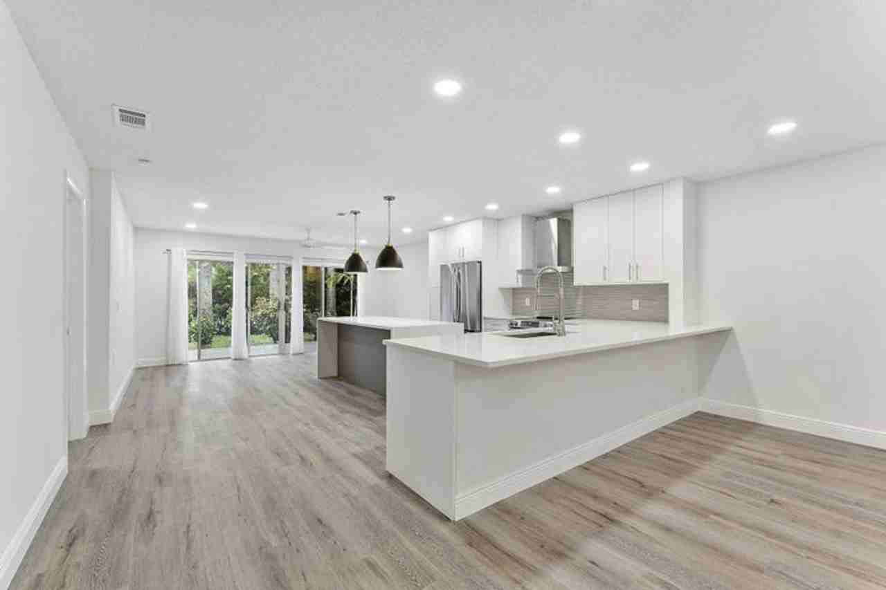 9180 Pine Springs Dr - Photo 3 of 14