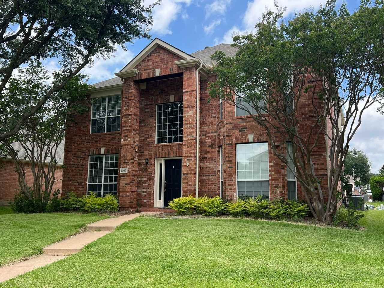 2505 Hunters Run Dr - Photo 2 of 49