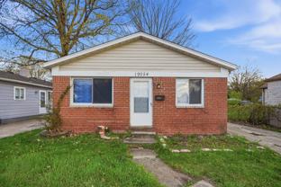 19054 E 13 Mile Rd - Photo 1 of 1